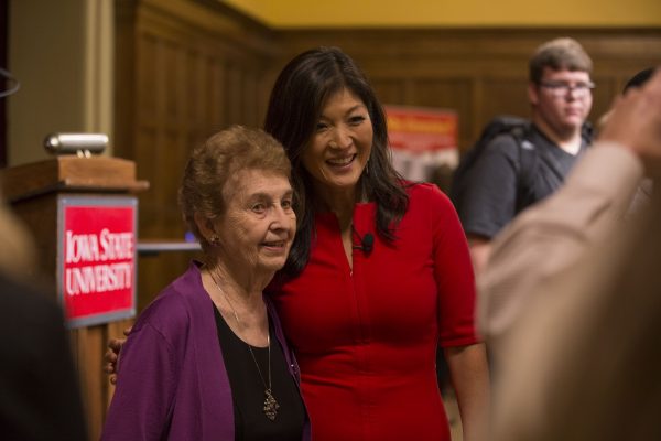 Juju Chang at the 2015 Chamberlin Lecture.